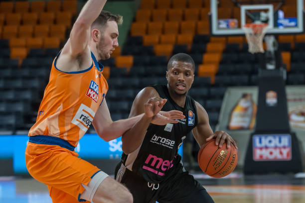 许多球员都 许多球员都